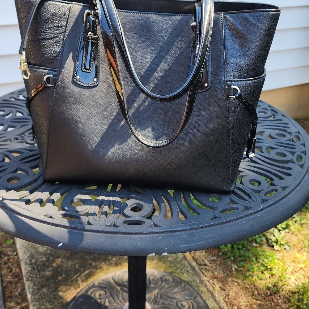 Michael Kors Voyager Tote Bag